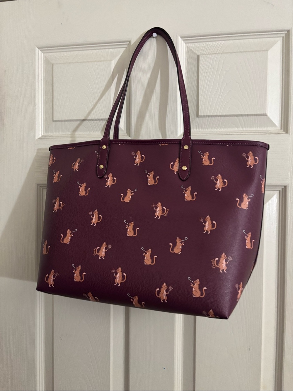 COACH! Women’s Burgundy Cat Print Tote Bag…Reversable